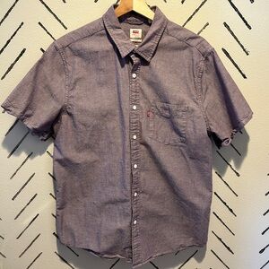 Levi’s button up short sleeve, size Large